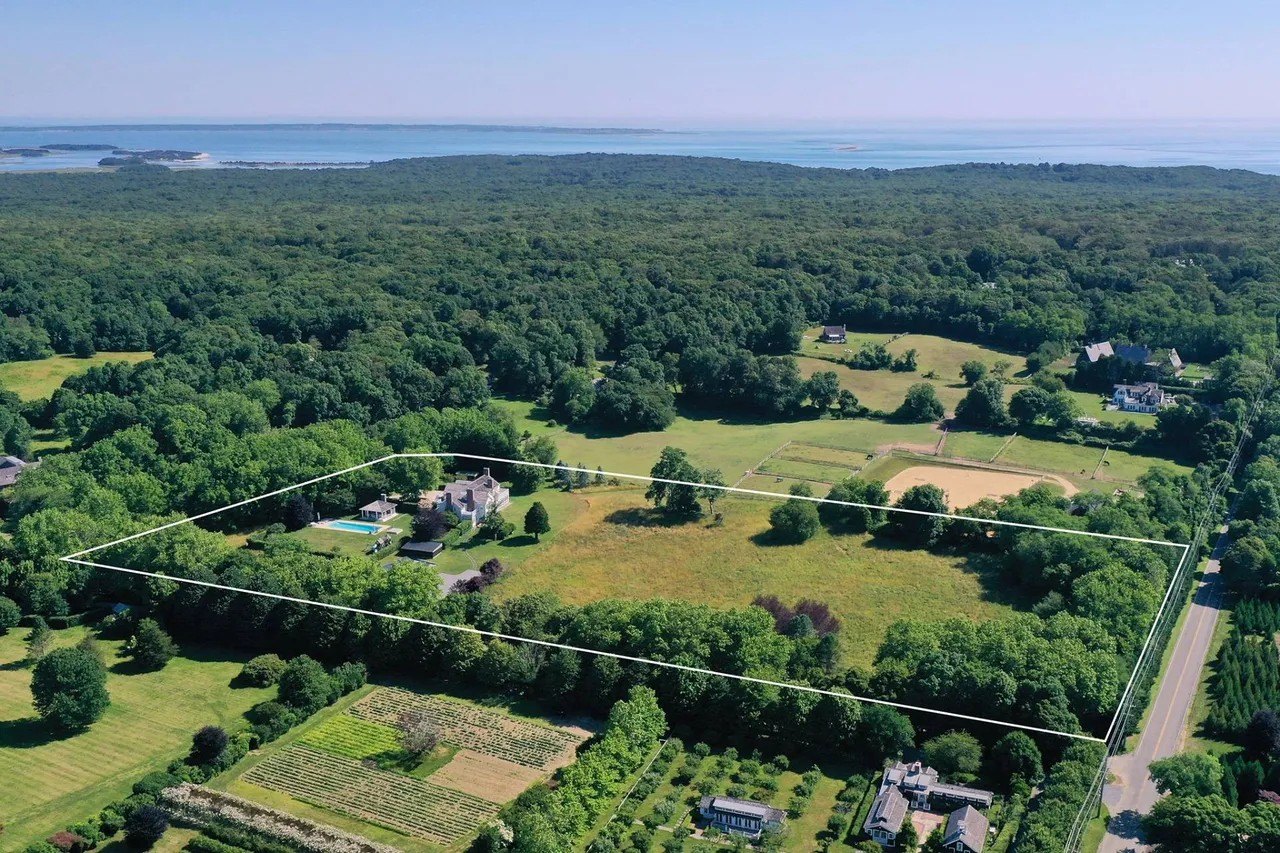 Alec and Hilaria Baldwin's Hamptons home